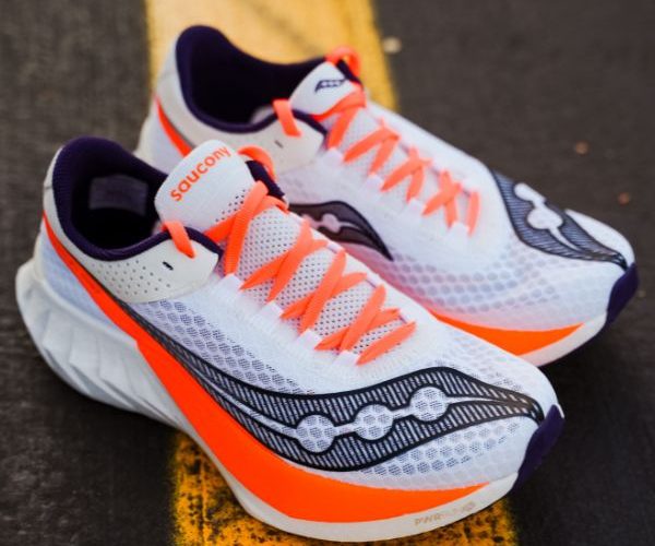 Asics Magic Speed 4: Sepatu Lari Cepat dengan Teknologi Super Ringan dan Responsif