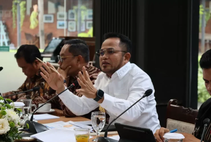 Gubernur Kaltim Ingatkan Perusahaan Tambang Usai Banjir Sumatra: Reklamasi Wajib, Bukan Opsi